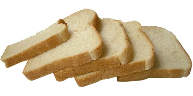 Ile kalorii ma chleb? Czy można jeść pieczywo na diecie?