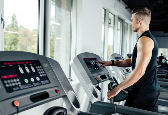 trening cardio na bieżni