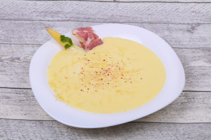 keto obiad - serowa zupa cheddar